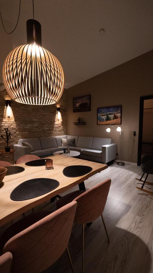 Broncks Apartment 1 - Modern 2-Bedroom In The Heart Of 托尔斯港 外观 照片