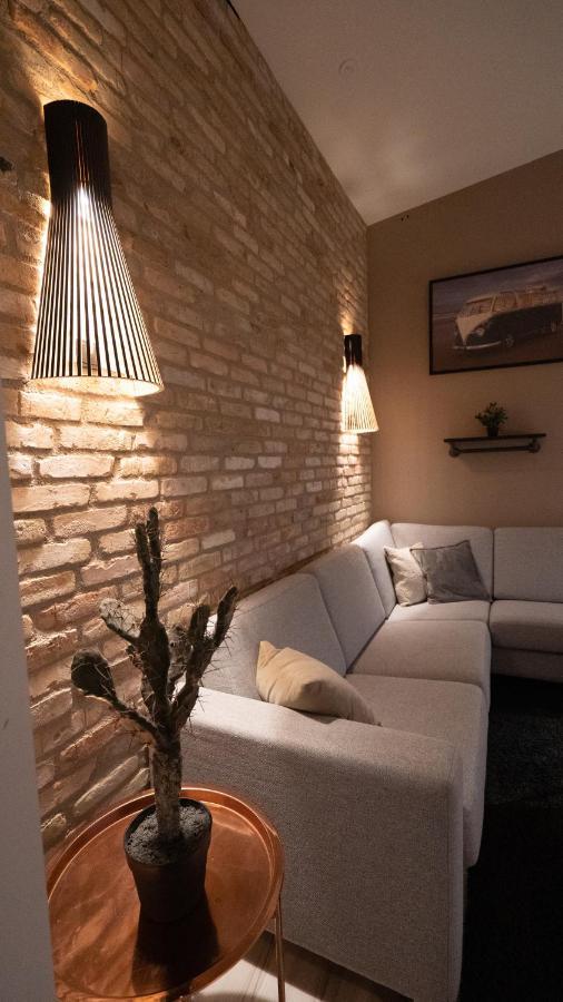 Broncks Apartment 1 - Modern 2-Bedroom In The Heart Of 托尔斯港 外观 照片